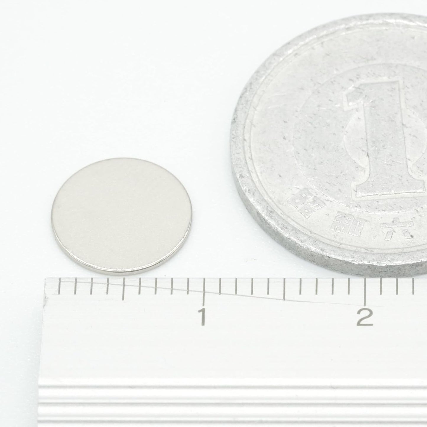 【市販最高グレード】【防錆】強力ネオジム磁石 9mm ×0.5mm (寸法公差±0.05) 10個 特殊4層メッキ N54 DIY 小型 丸型 工業用 キッチン 浴室 室外 事務所 多用途 KYOKEI