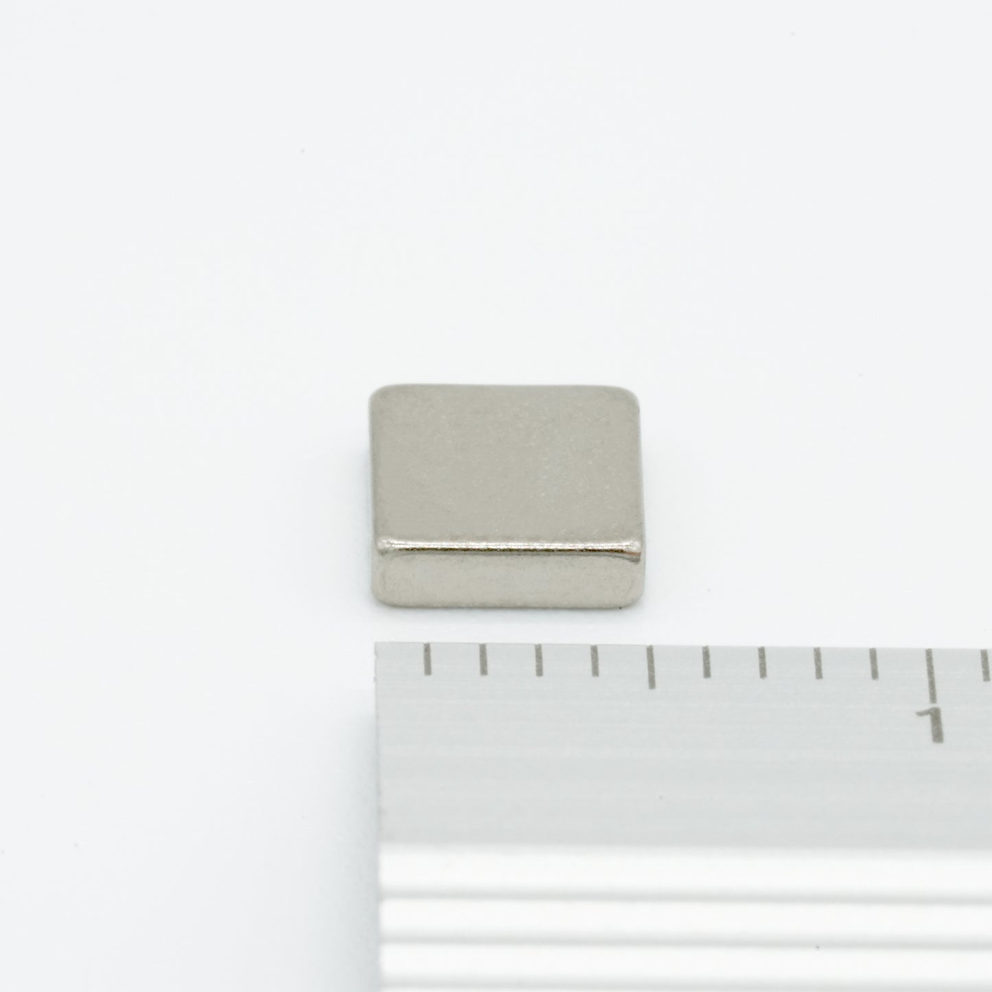 【N54】防錆ネオジム磁石(角型) Φ5×5×1.5 10個セット