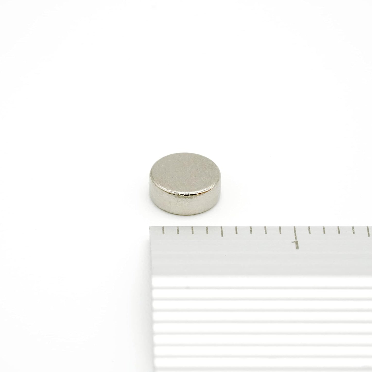 【防錆】強力ネオジム磁石 5ｍｍ × 2mm 100個セット N35 特殊4層メッキ DIY 小型 丸型 工業用 キッチン 浴室 室外 事務所 多用途 KYOKEI