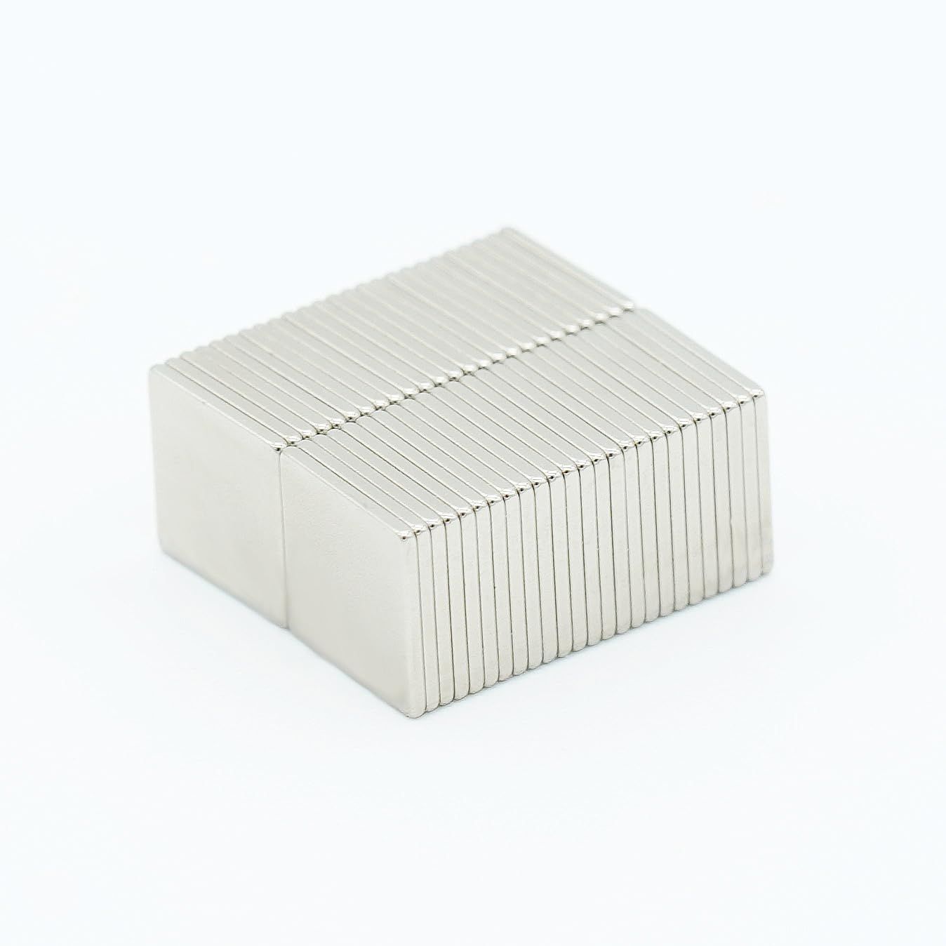 【市販最高グレード】N54 【防錆】強力ネオジム磁石 6mm×6mm×0.5mm, (寸法公差±0.05) 特殊4層メッキ DIY 小型 丸型 工業用 キッチン 浴室 室外 事務所 多用途 KYOKEI (50)