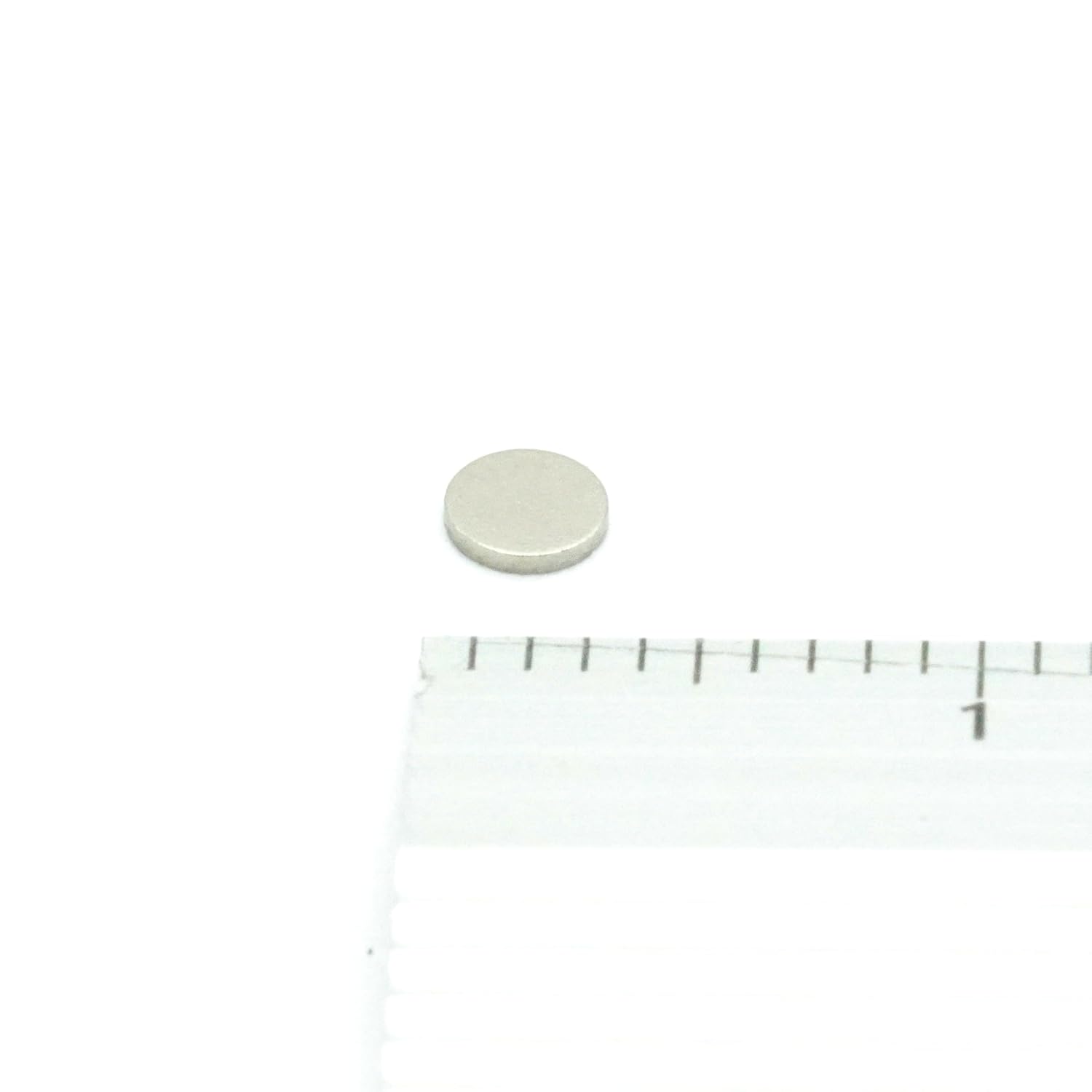 【耐熱強力】ネオジム磁石 N48SH, Φ3×0.5 (mm), (寸法公差±0.05mm) 【耐熱150℃】【防錆特殊4層メッキ】 DIY 小型 丸型 工業用 キッチン 浴室 室外 事務所 多用途 KYOKEI (50)