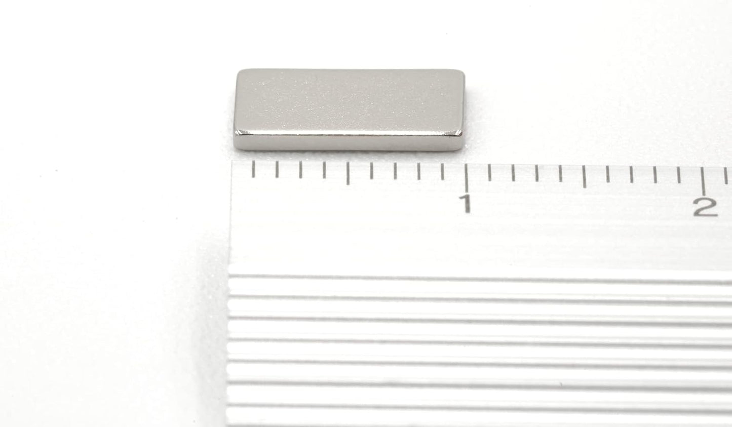 【防錆】強力ネオジム磁石 角型 10ｍｍ × 5mm × 1mm (寸法公差±0.05mm） 100個 N35 特殊4層メッキ DIY 小型 角型 工業用 キッチン 浴室 室外 事務所 多用途 KYOKEI