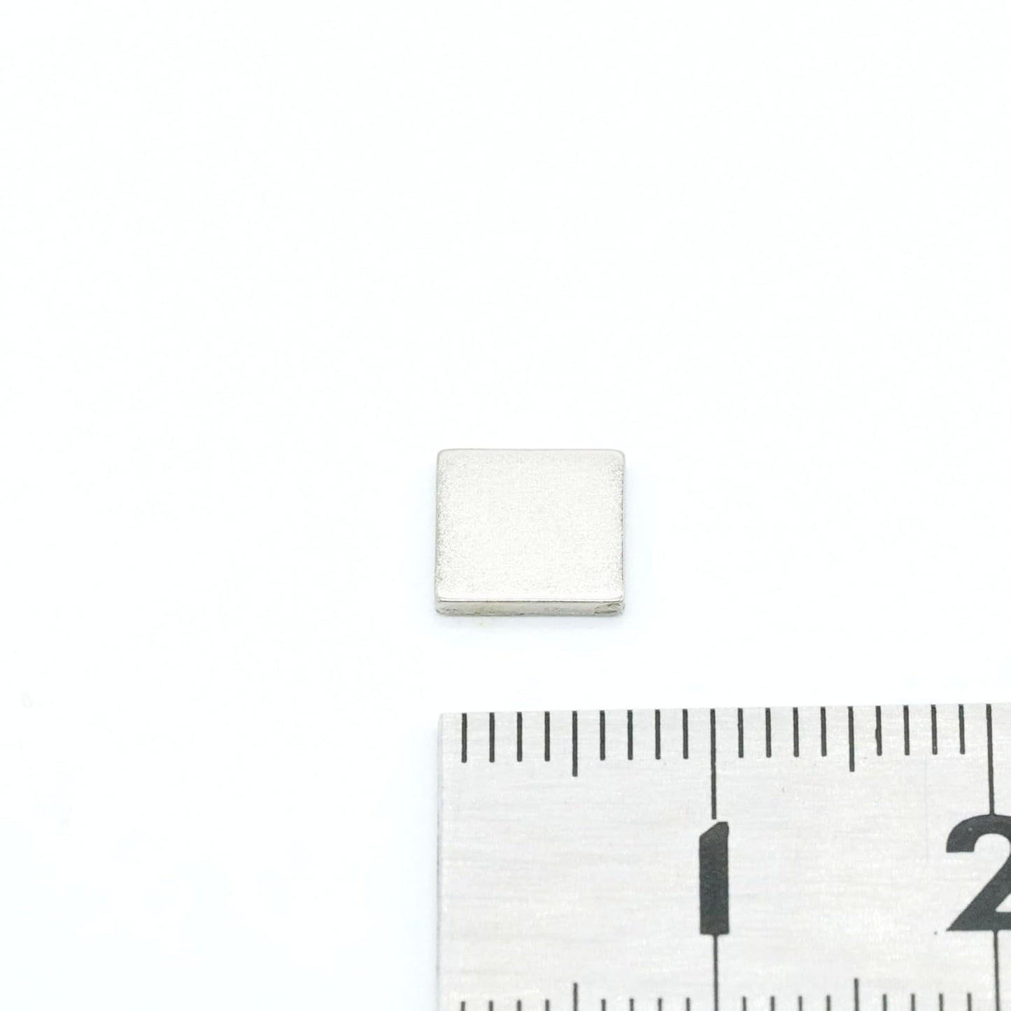 【市販最強ネオジム磁石 N54】7 x 7 x 1（mm）寸法公差±0.05 【防錆特殊4層メッキ】DIY 小型 丸型 工業用 キッチン 浴室 室外 事務所 多用途 KYOKEI (50)