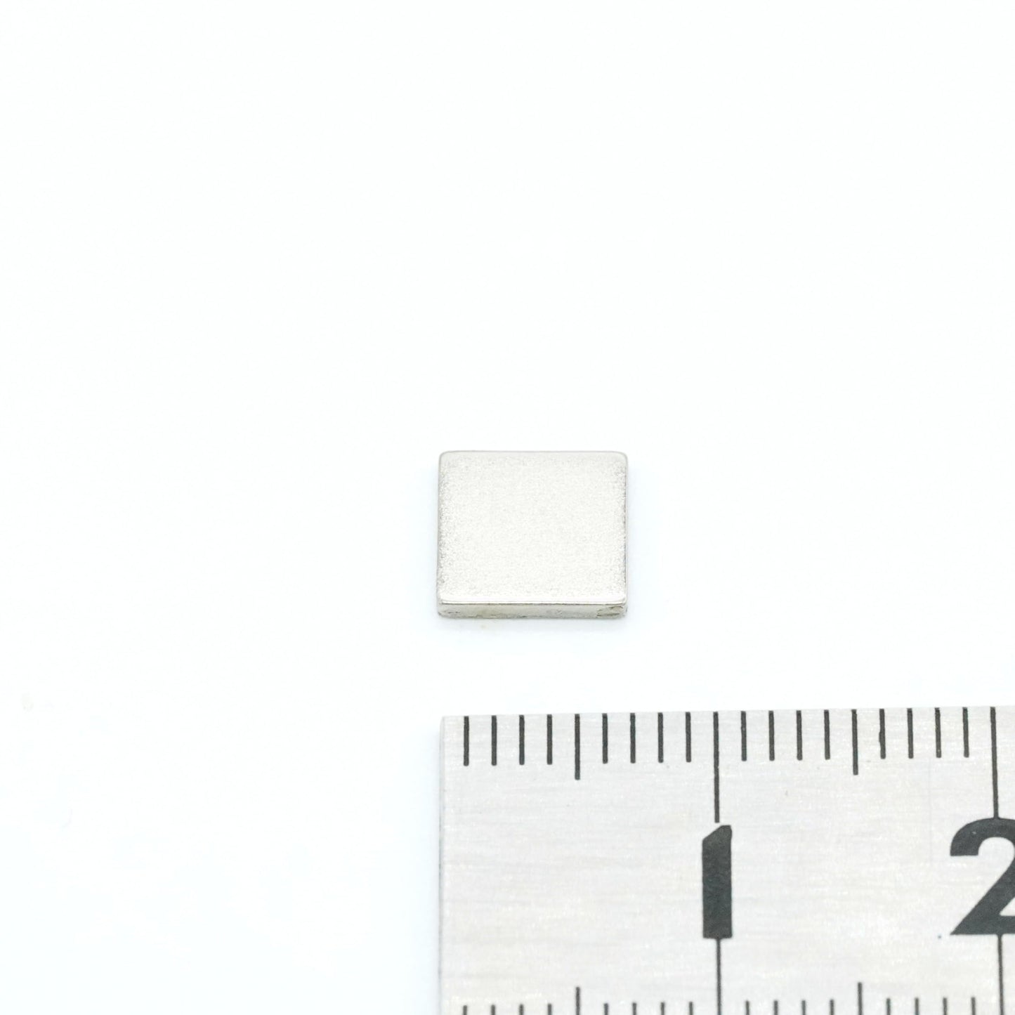 【市販最強ネオジム磁石 N54】7 x 7 x 1（mm）寸法公差±0.05 【防錆特殊4層メッキ】DIY 小型 丸型 工業用 キッチン 浴室 室外 事務所 多用途 KYOKEI (30)