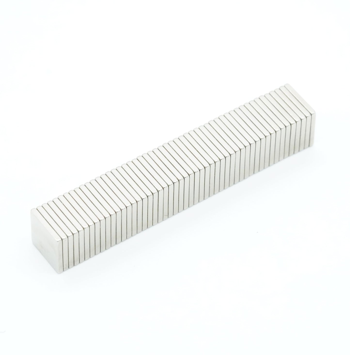 【市販最強ネオジム磁石 N54】8 x 8 x 1（mm）寸法公差±0.05 【防錆特殊4層メッキ】DIY 小型 丸型 工業用 キッチン 浴室 室外 事務所 多用途 KYOKEI (50)