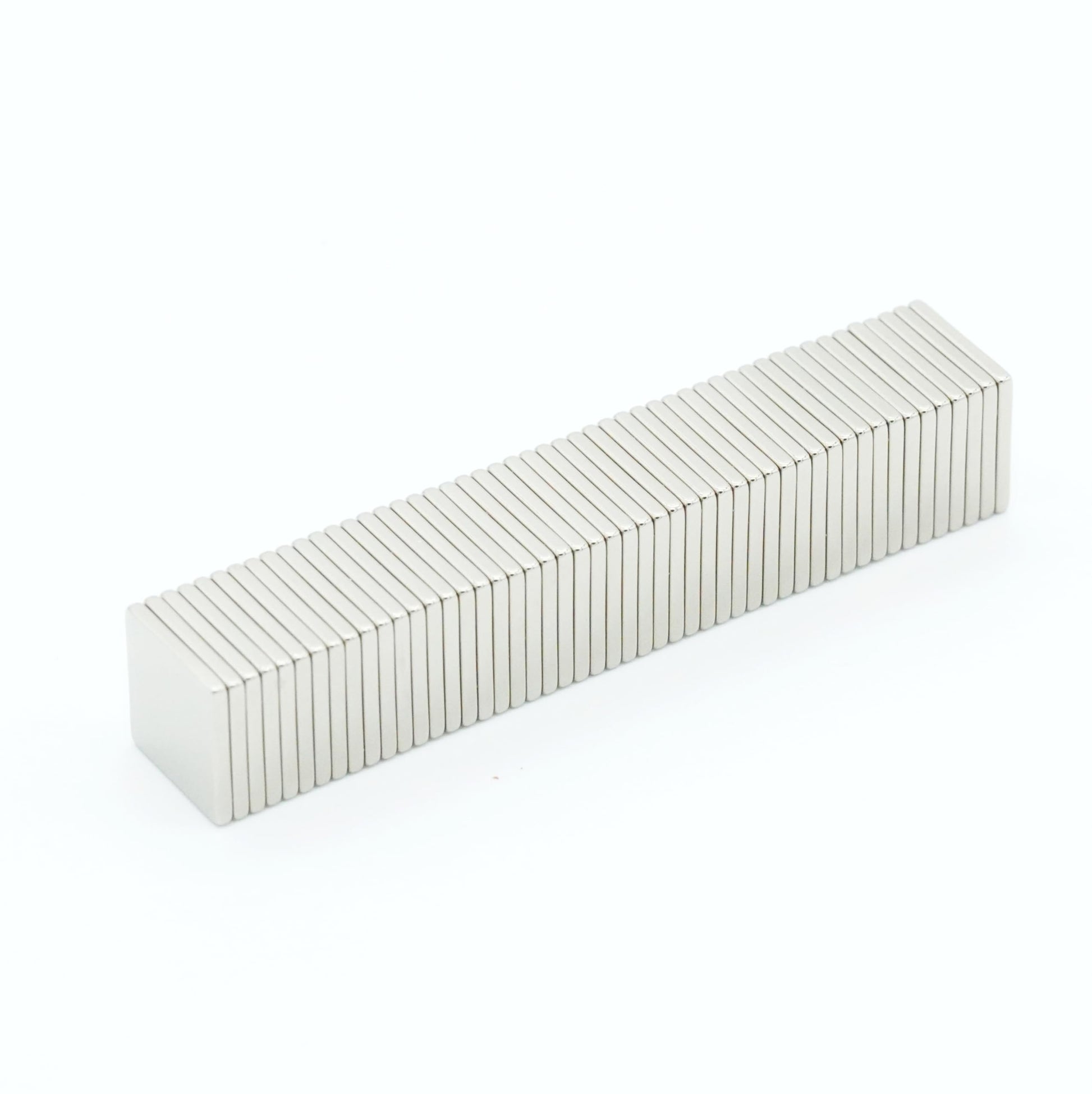 【市販最強ネオジム磁石 N54】9 x 9 x 1（mm）寸法公差±0.05 【防錆特殊4層メッキ】DIY 小型 丸型 工業用 キッチン 浴室 室外 事務所 多用途 KYOKEI (50)