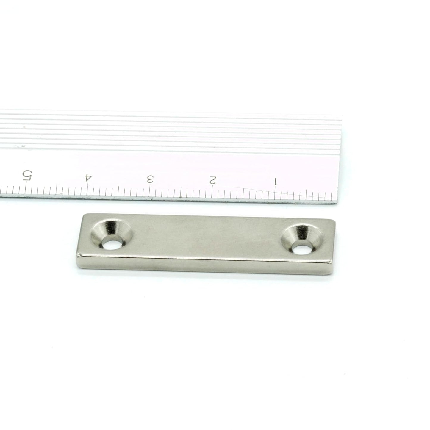 【防錆】強力ネオジム磁石 40ｍｍ × 10ｍｍ × 3mm（M3皿ねじ穴） 特殊4層メッキ N35 DIY 小型 角型 工業用 キッチン 浴室 室外 事務所 多用途 KYOKEI (30個セット)