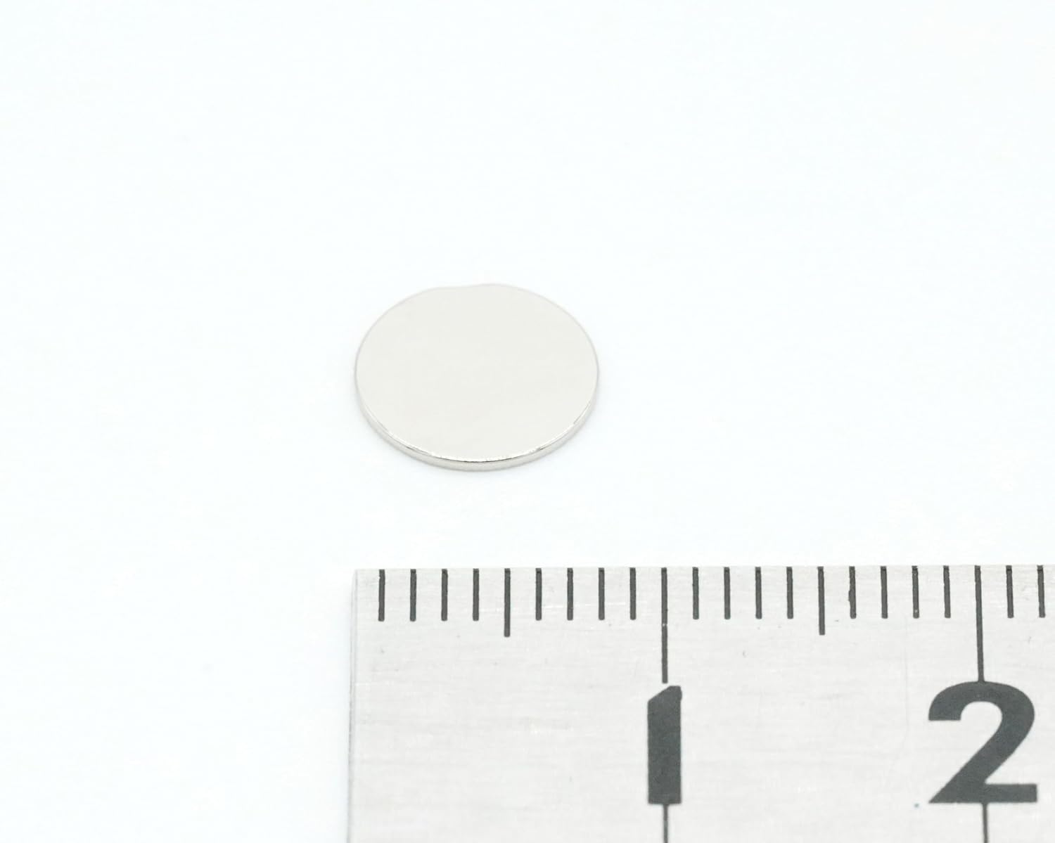 【市販最高グレード N54】防錆ネオジム磁石 Φ8×0.5（mm） 寸法公差±0.05 特殊4層防錆メッキ DIY 小型 丸型 工業用 キッチン 浴室 室外 事務所 多用途 KYOKEI (100)