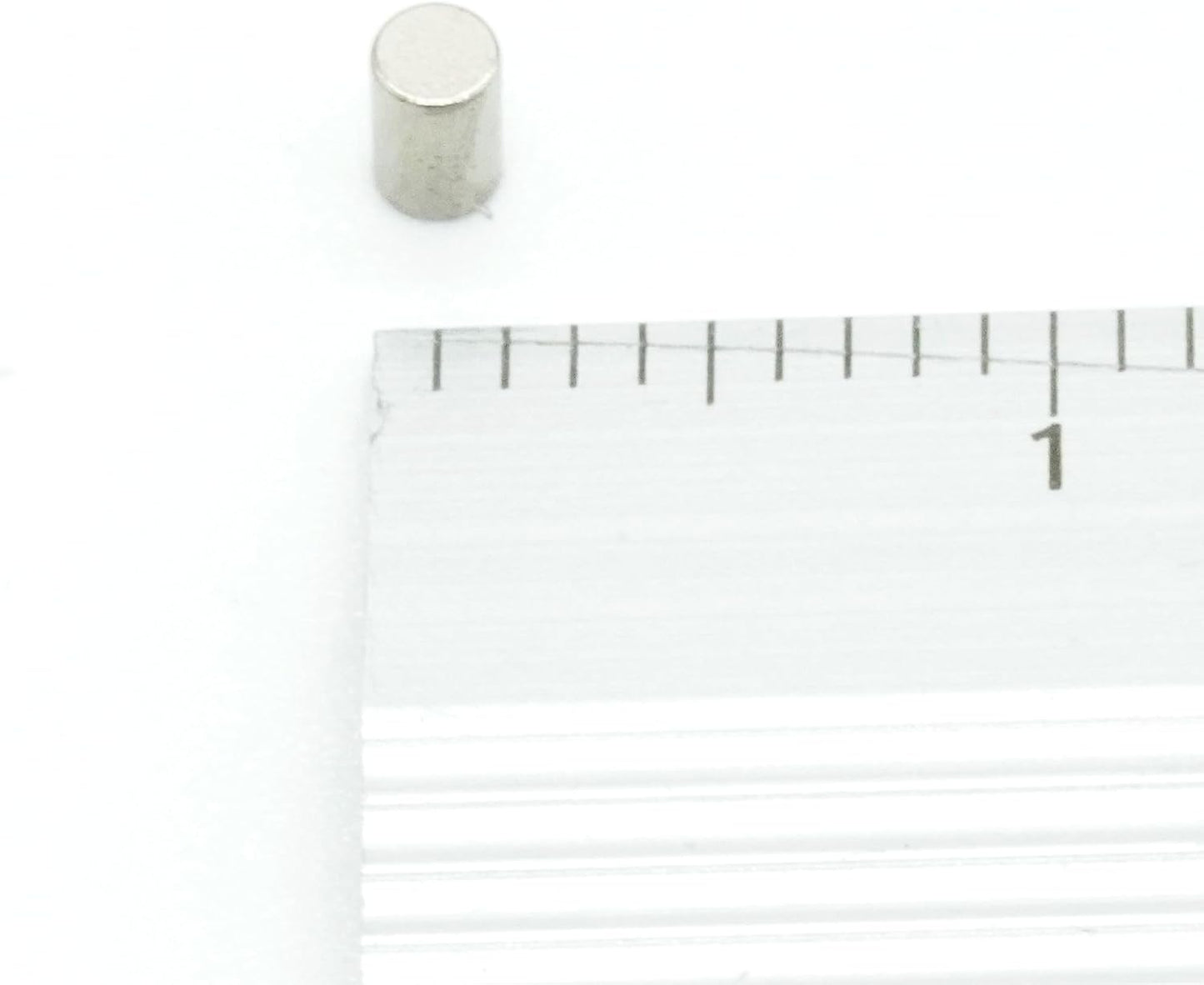 【市販最高グレード】N54 【防錆】強力ネオジム磁石 2ｍｍ ×3mm （寸法公差±0.05mm） 【50個セット】特殊4層メッキ DIY 小型 丸型 工業用 キッチン 浴室 室外 事務所 多用途 KYOKEI