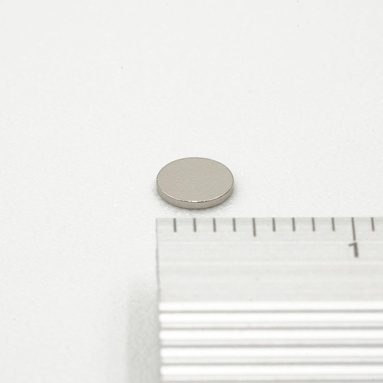 【耐熱強力】ネオジム磁石 N48SH, Φ4×0.5 (mm), (寸法公差±0.05mm) 【耐熱150℃】【防錆特殊4層メッキ】 DIY 小型 丸型 工業用 キッチン 浴室 室外 事務所 多用途 KYOKEI (30)