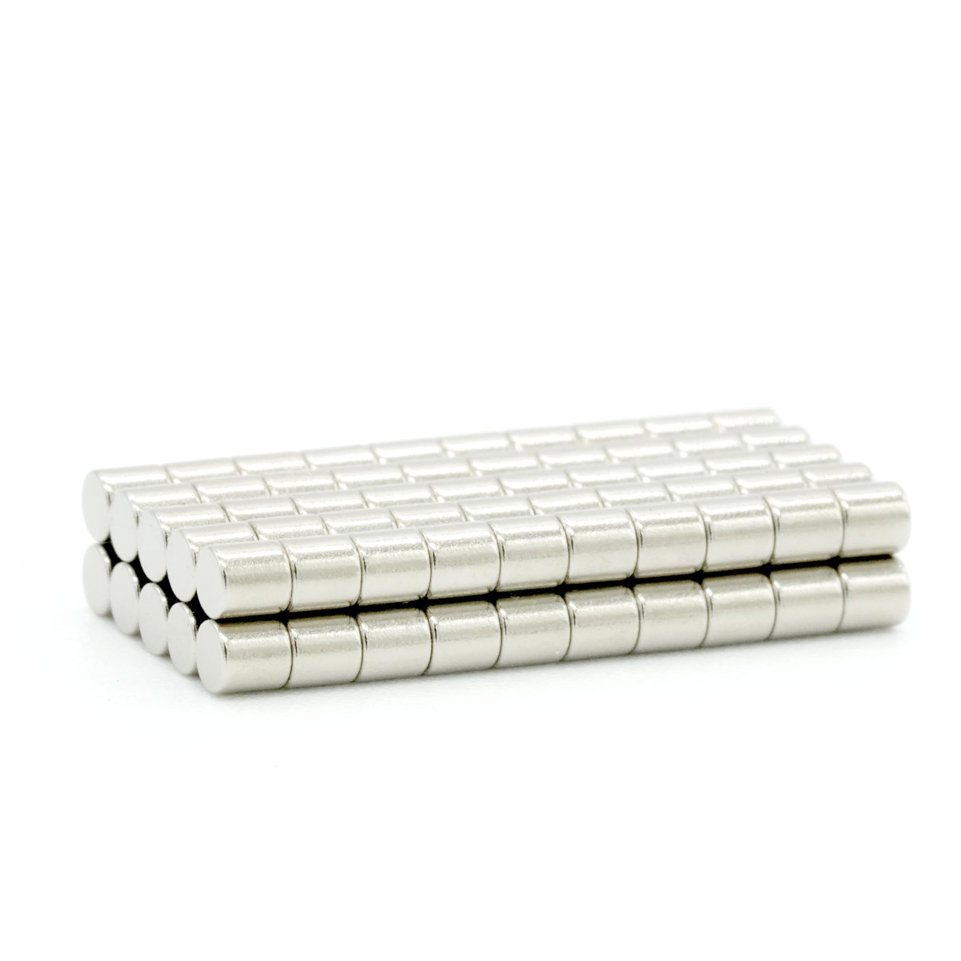【市販最高グレード】【防錆】強力ネオジム磁石 2ｍｍ ×2mm 100個セット 特殊4層メッキ N54 DIY 小型 丸型 工業用 キッチン 浴室 室外 事務所 多用途 KYOKEI