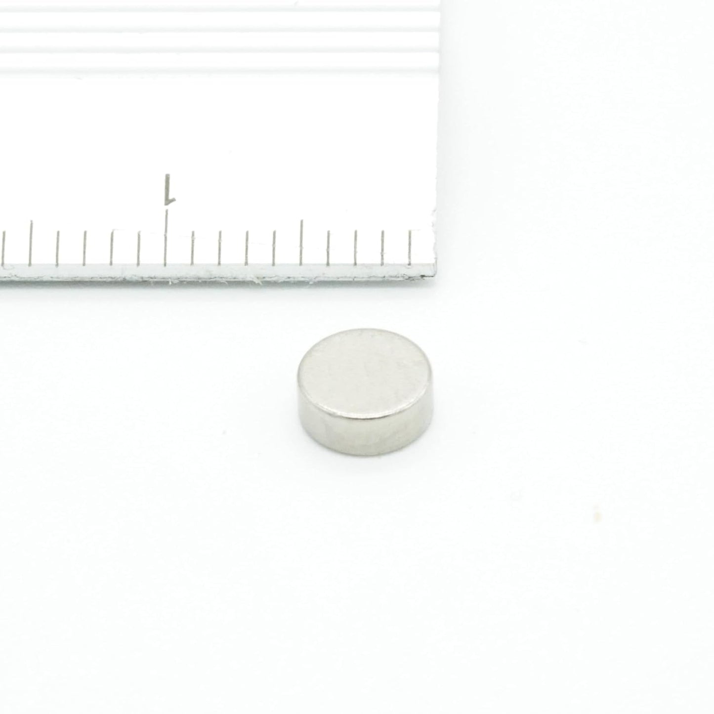 【市販最高グレード】【防錆】強力ネオジム磁石 5ｍｍ × 2mm N54 10個セット 特殊4層メッキ DIY 小型 丸型 工業用 キッチン 浴室 室外 事務所 多用途 KYOKEI