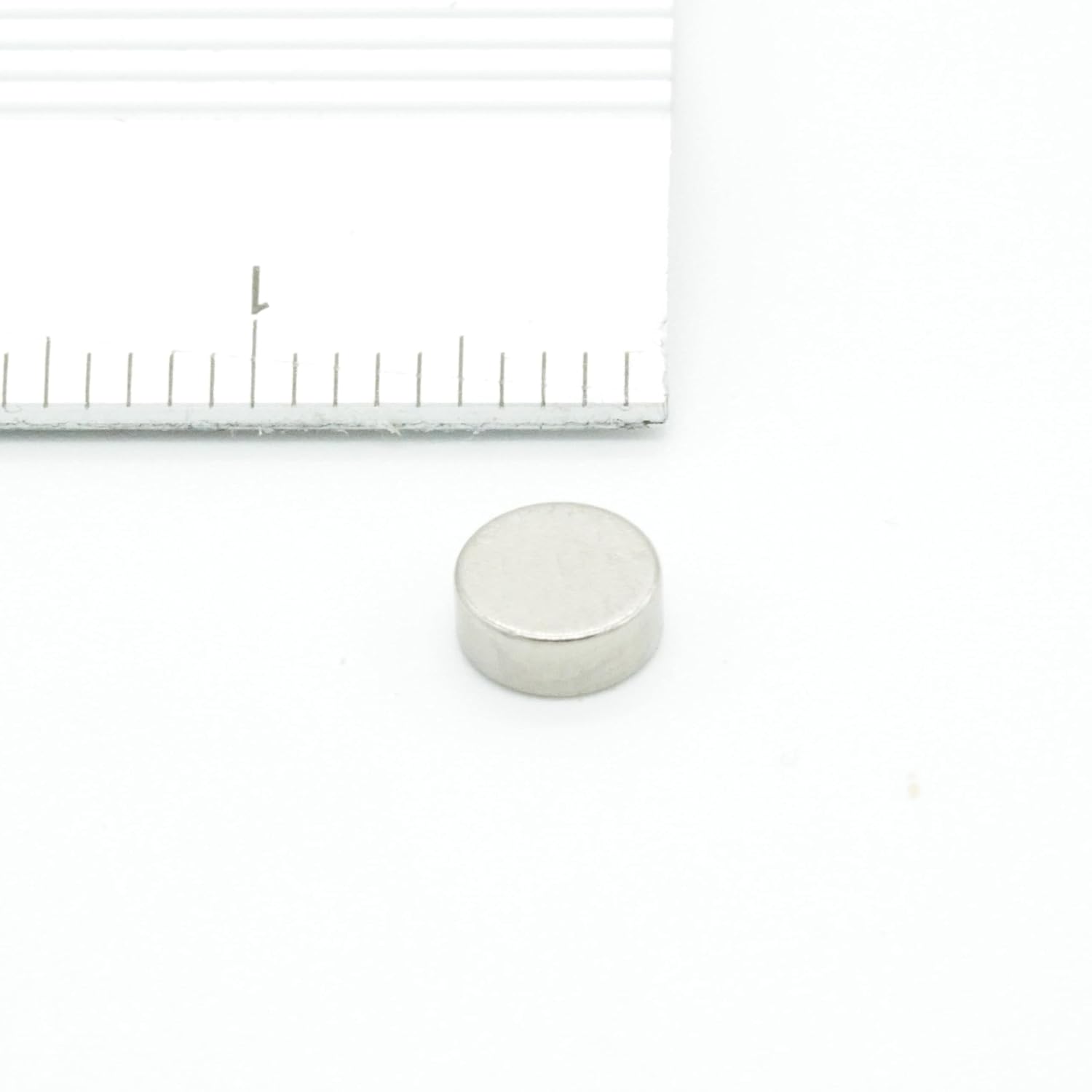 【市販最高グレード】【防錆】強力ネオジム磁石 5ｍｍ × 2mm N54 50個セット 特殊4層メッキ DIY 小型 丸型 工業用 キッチン 浴室 室外 事務所 多用途 KYOKEI