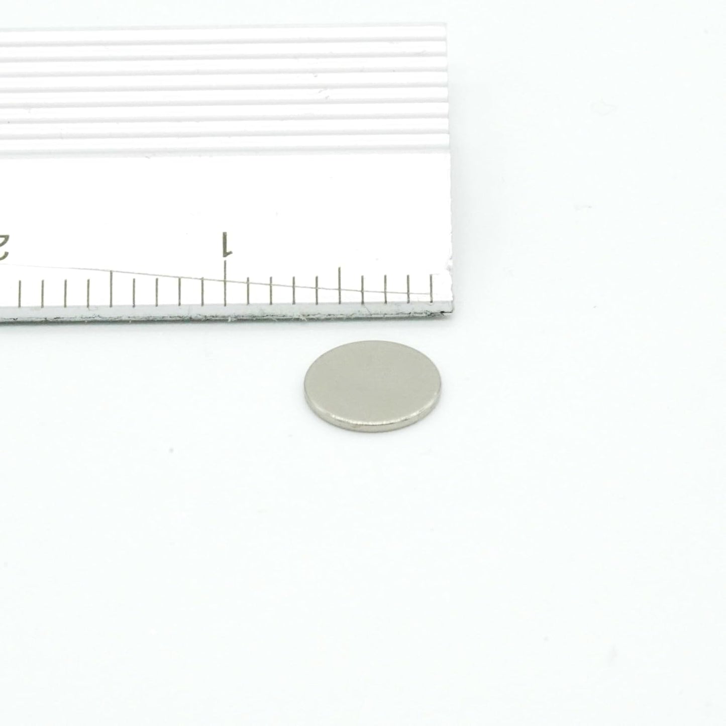 【耐熱強力】ネオジム磁石 N48SH, Φ6×0.5 (mm), (寸法公差±0.05mm) 【耐熱150℃】【防錆特殊4層メッキ】 DIY 小型 丸型 工業用 キッチン 浴室 室外 事務所 多用途 KYOKEI (100)