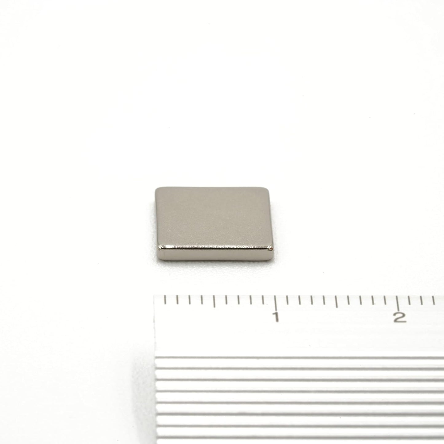 【防錆】強力ネオジム磁石 角型 10ｍｍ × 10mm × 1.5mm 30個セット N35 特殊4層メッキ DIY 小型 角型 工業用 キッチン 浴室 室外 事務所 多用途 KYOKEI