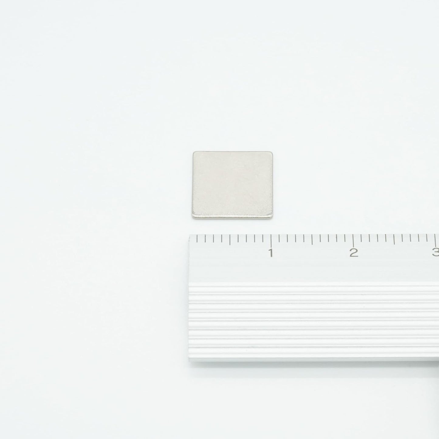 【耐熱強力グレード】N48SH 10×10×0.5 (mm) 強力ネオジム磁石 【耐熱150℃】寸法公差±0.05 【防錆特殊4層メッキ】長さ10mm 幅10mm 厚さ0.5mm DIY 小型 角柱型 工業用 キッチン 浴室 室外 事務所 多用途 KYOKEI (30)