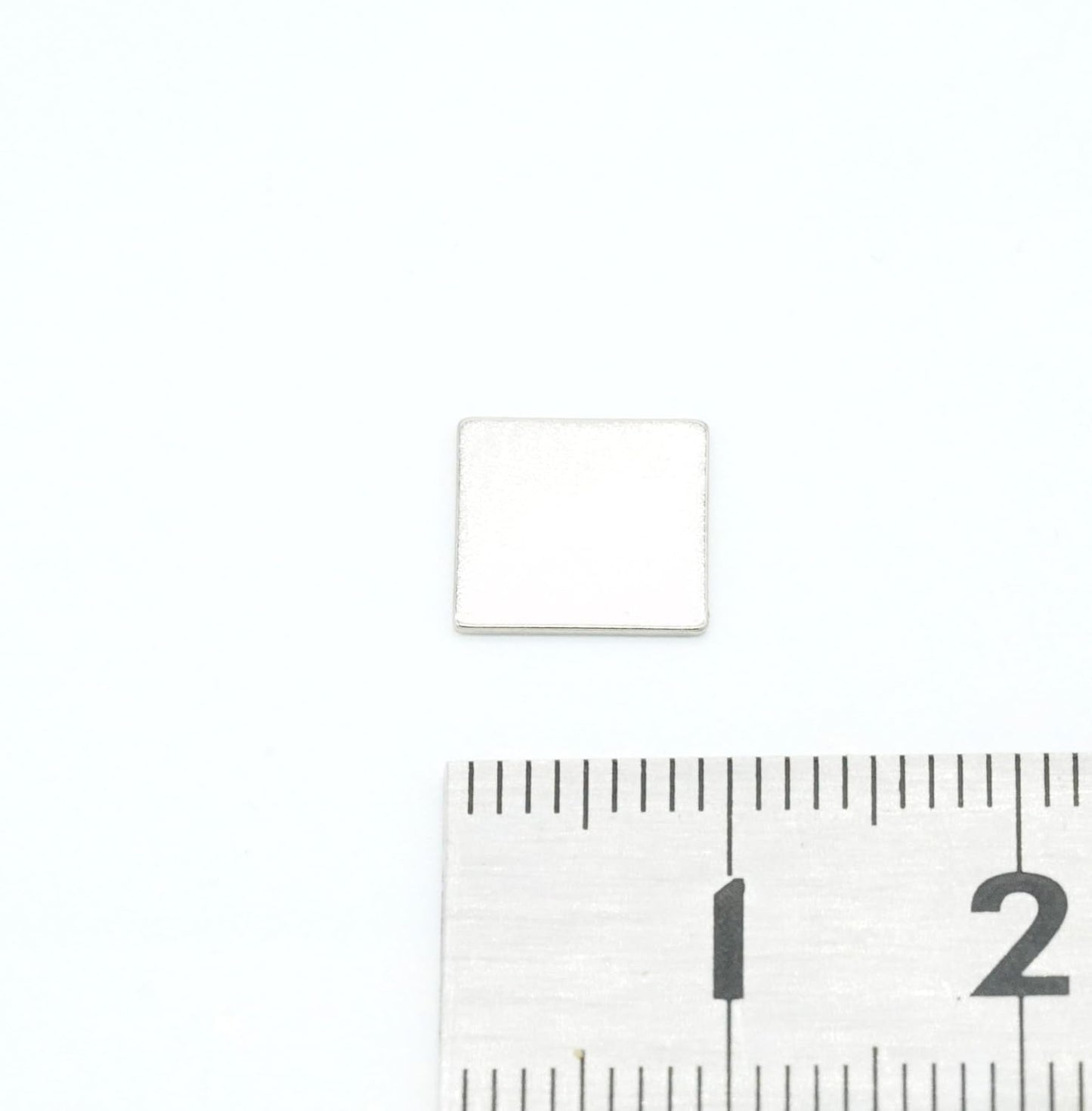 【市販最高グレード N54】9x9x0.5（mm）強力ネオジム磁石 高精度/寸法公差±0.05 【防錆特殊4層メッキ】 角柱型 工業用 キッチン 浴室 室外 事務所 多用途 KYOKEI (10)