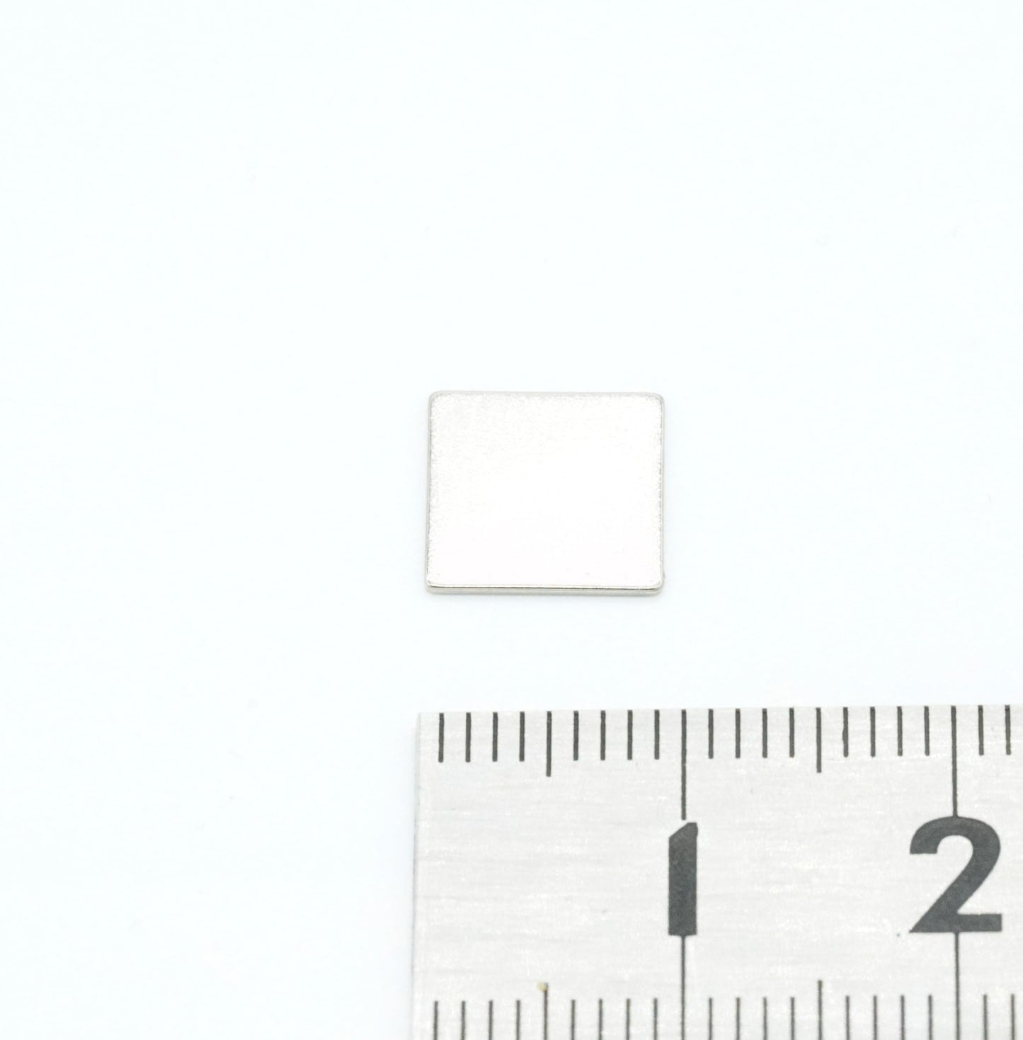 【市販最高グレード N54】9x9x0.5（mm）強力ネオジム磁石 高精度/寸法公差±0.05 【防錆特殊4層メッキ】 角柱型 工業用 キッチン 浴室 室外 事務所 多用途 KYOKEI (30)
