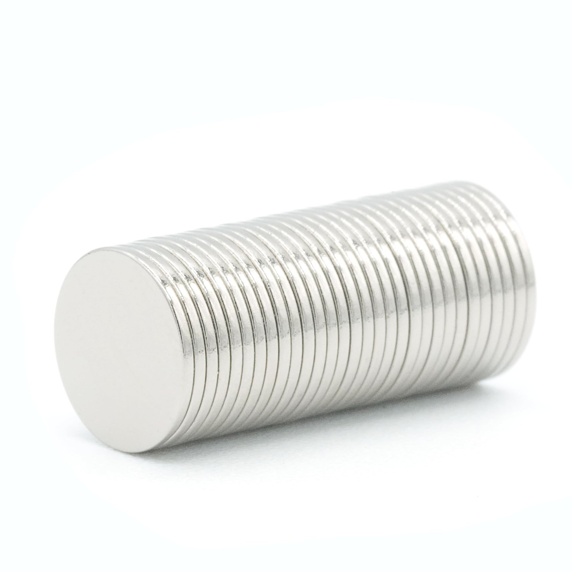 【市販最高グレード】【防錆】強力ネオジム磁石 7ｍｍ ×0.5mm (寸法公差±0.05) 30個 特殊4層メッキ N54 DIY 小型 丸型 工業用 キッチン 浴室 室外 事務所 多用途 KYOKEI