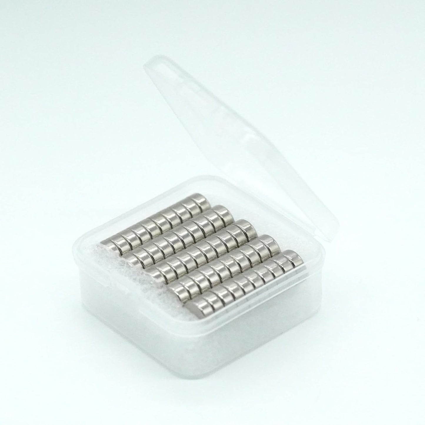 【市販最高グレード】N54 強力ネオジム磁石, Φ 6 × 1.5（mm）, (寸法公差±0.05) 【特殊防錆4層メッキ】外径6mm ｘ 厚さ1.5mm、 DIY 小型 丸型 工業用 キッチン 浴室 室外 事務所 多用途 KYOKEI (50)