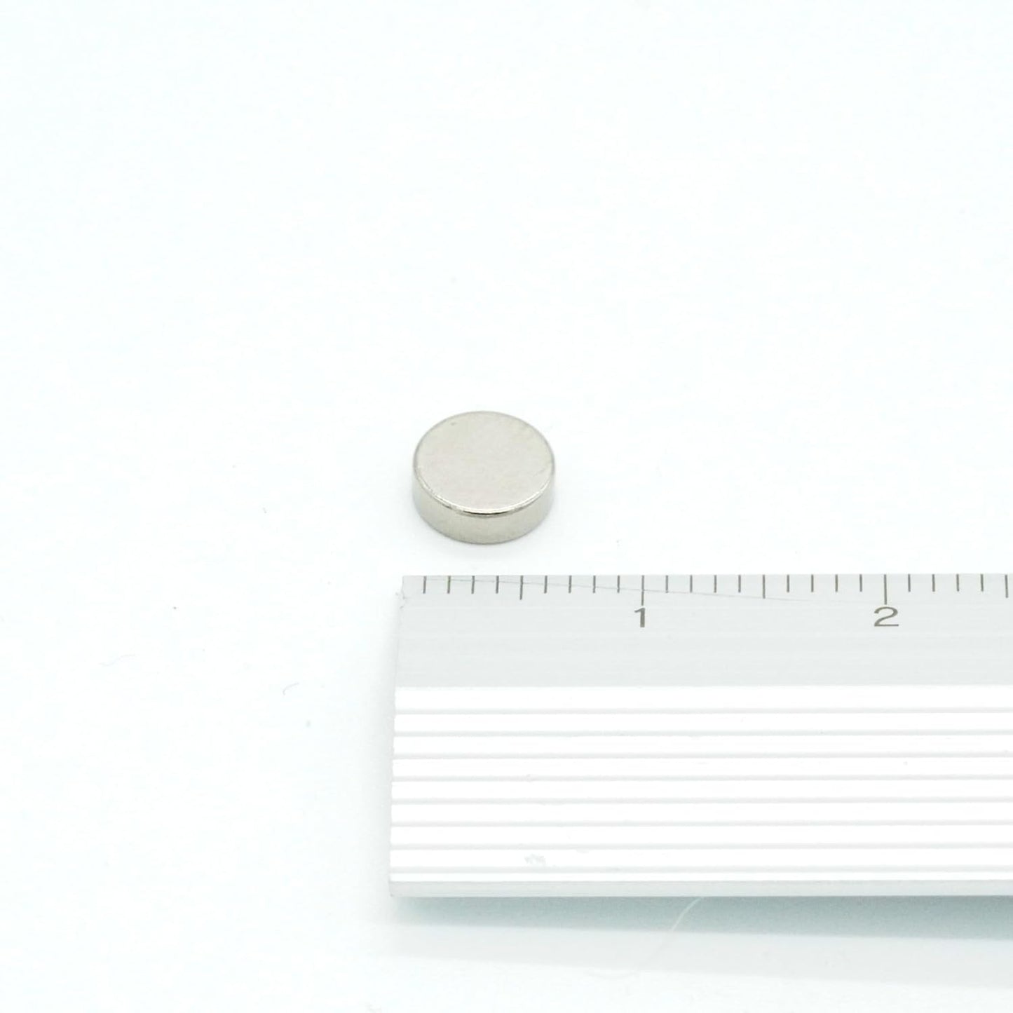 【市販最高グレード】【防錆】強力ネオジム磁石 6ｍｍ ×2mm 特殊4層メッキ N54 DIY 小型 丸型 工業用 キッチン 浴室 室外 事務所 多用途 KYOKEI (10個セット)
