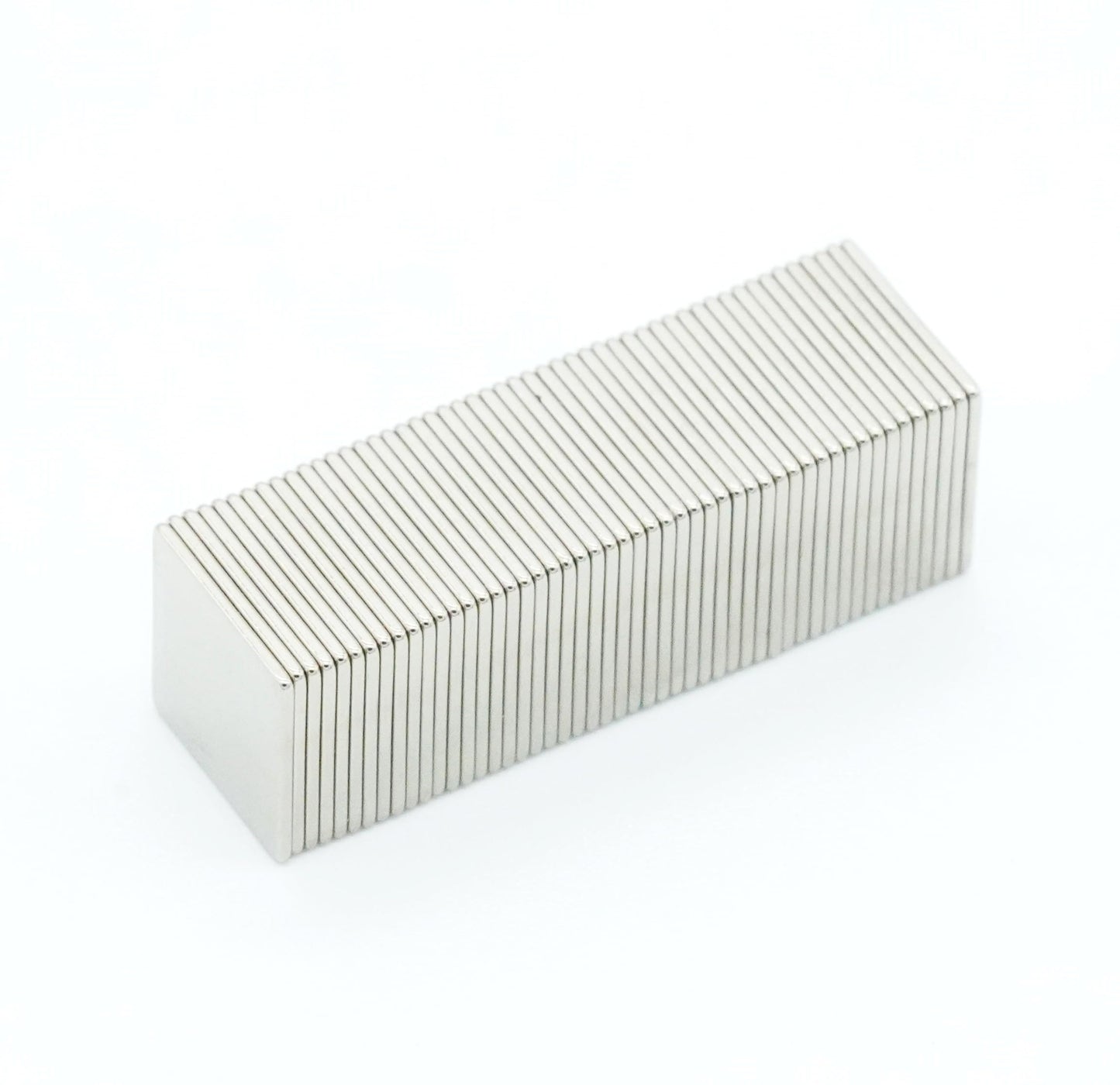 【市販最強ネオジム磁石 N54】8 x 8 x 0.5（mm）寸法公差±0.05 【防錆特殊4層メッキ】DIY 小型 丸型 工業用 キッチン 浴室 室外 事務所 多用途 KYOKEI (50)