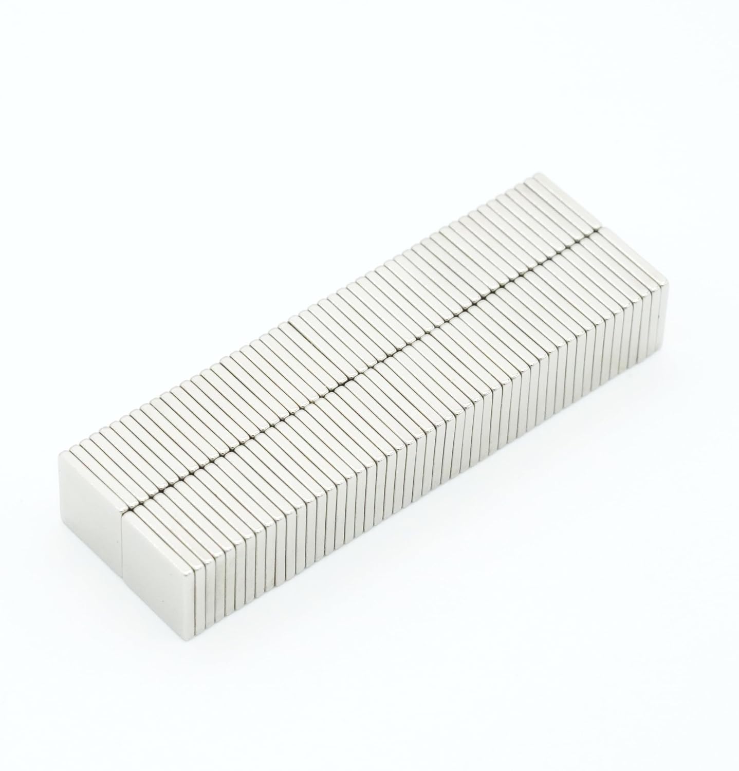 【市販最強ネオジム磁石 N54】8 x 8 x 1（mm）寸法公差±0.05 【防錆特殊4層メッキ】DIY 小型 丸型 工業用 キッチン 浴室 室外 事務所 多用途 KYOKEI (100)