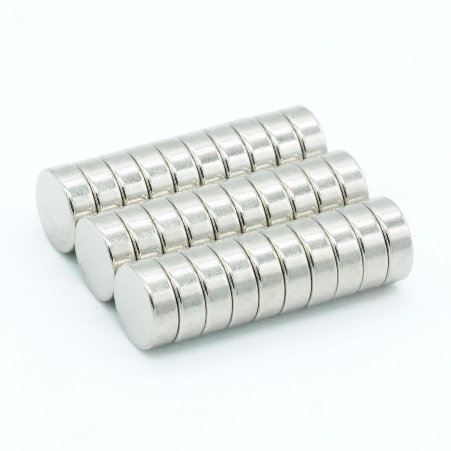 【市販最高グレード】【防錆】強力ネオジム磁石 6ｍｍ ×2mm 特殊4層メッキ N54 DIY 小型 丸型 工業用 キッチン 浴室 室外 事務所 多用途 KYOKEI (30個セット)