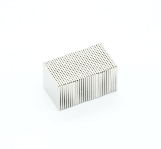 【市販最強ネオジム磁石 N54】9 x 9 x 0.5（mm）寸法公差±0.05 【防錆特殊4層メッキ】DIY 小型 丸型 工業用 キッチン 浴室 室外 事務所 多用途 KYOKEI (30)