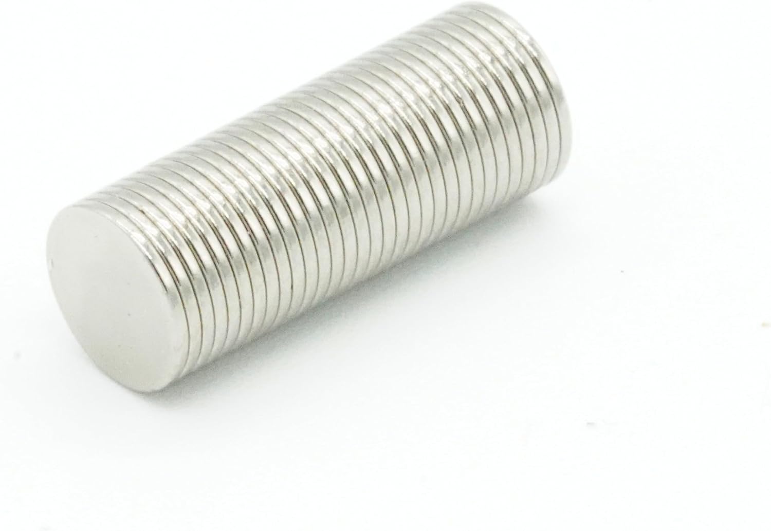 【市販最高グレード】【防錆】強力ネオジム磁石 6ｍｍ ×0.5mm 特殊4層メッキ N54 30個セット 小型 丸型 工業用 キッチン 浴室 室外 事務所 多用途 KYOKEI