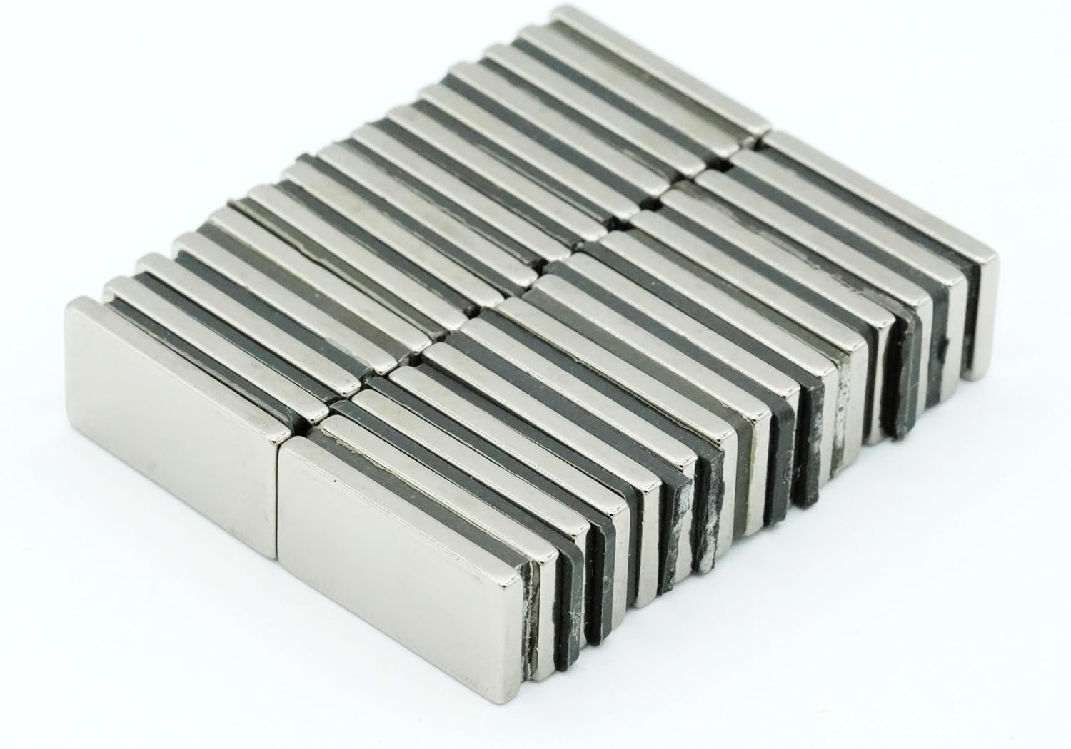 30個入り【防錆】強力ネオジム磁石 N35 20 × 10 × 2（mm） 角型 寸法公差±0.05mm 【防錆特殊4層メッキ】 長さ 20mm × 幅 10mm × 高さ ２mm DIY・工業用 KYOKEI (30)
