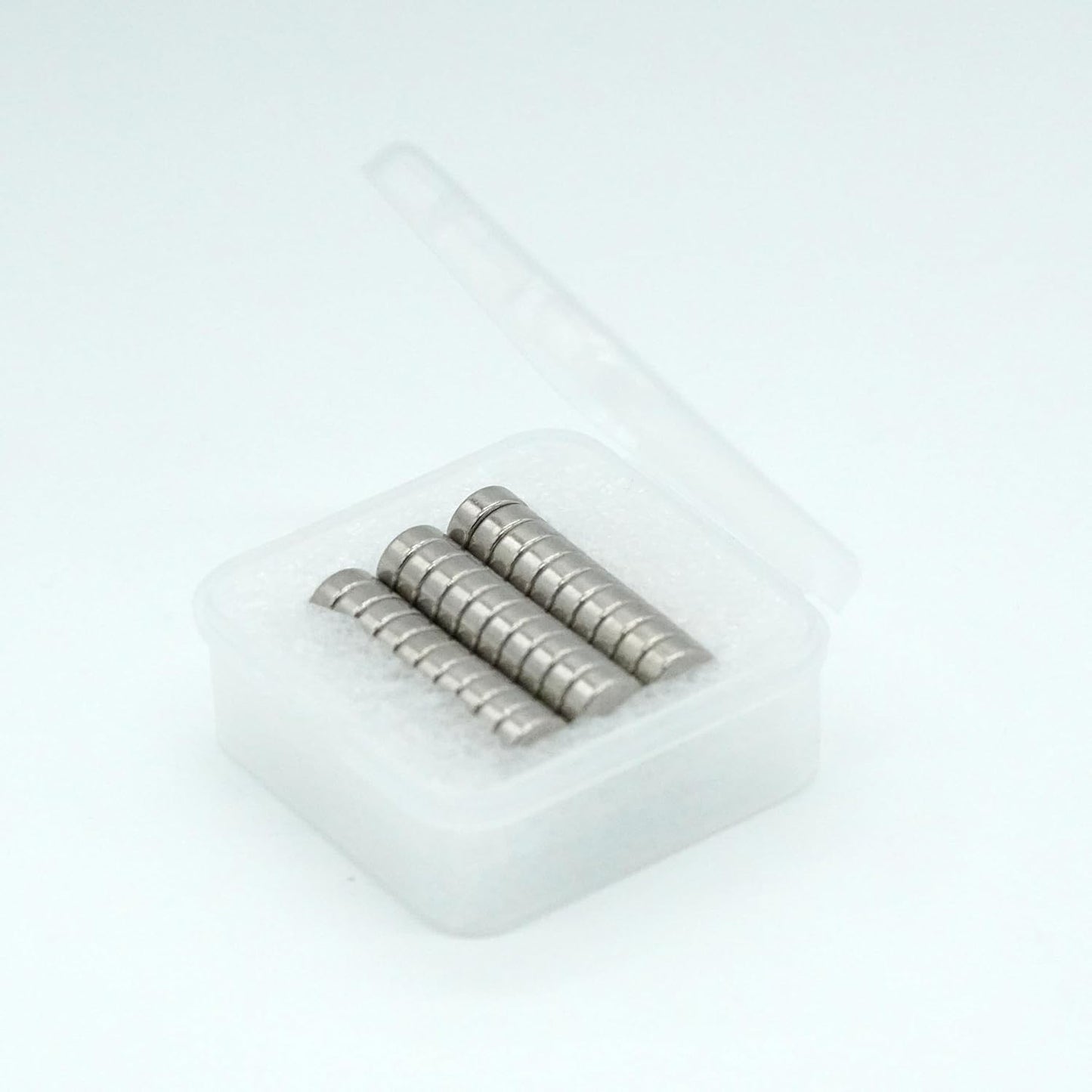 【市販最高グレード】N54 強力ネオジム磁石, Φ 8×2（mm）, (寸法公差±0.05) 【 特殊防錆4層メッキ】外径 8mm x 厚さ 2mm, DIY 小型 丸型 工業用 キッチン 浴室 室外 事務所 多用途, KYOKEI (30)