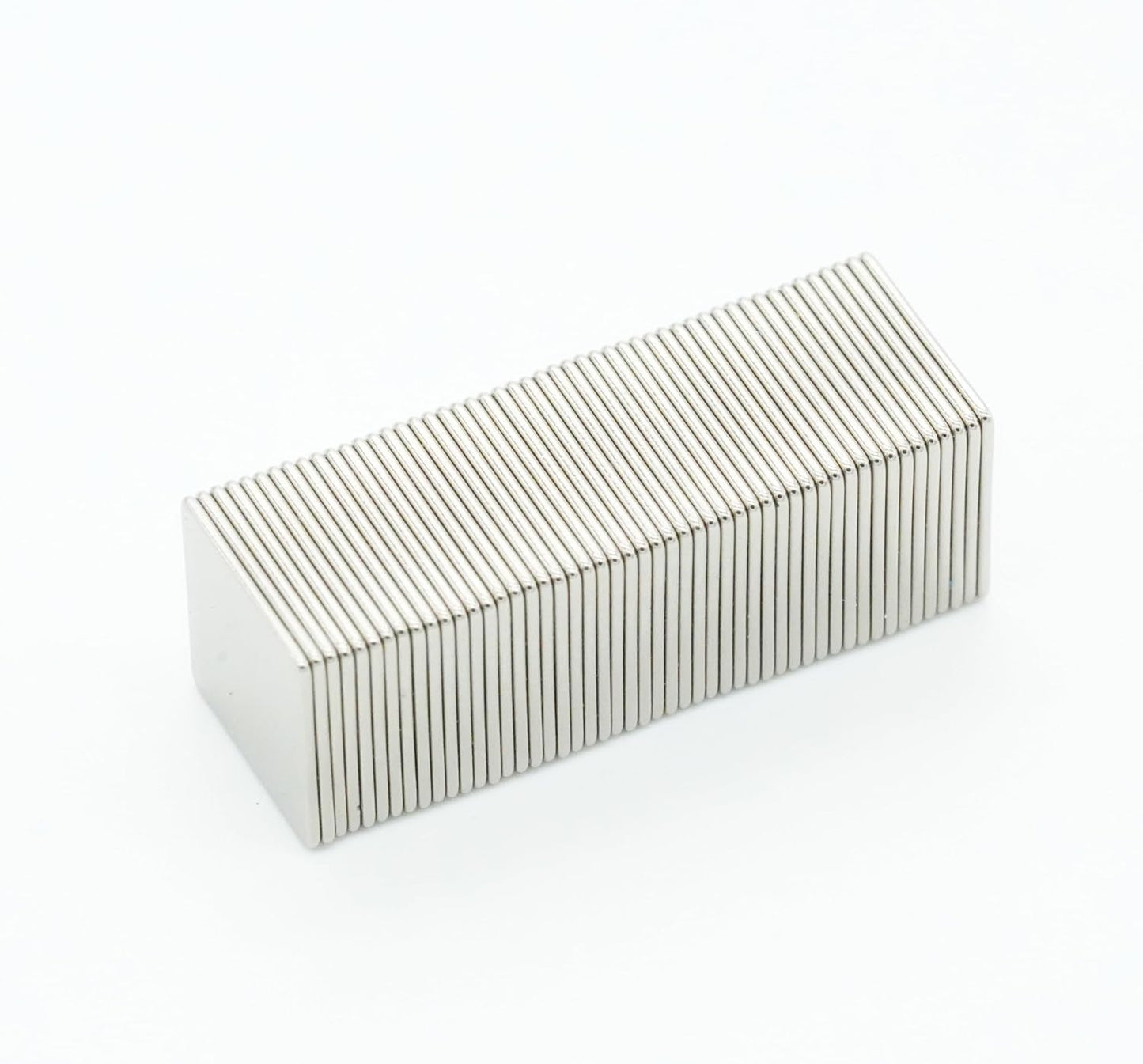 【市販最強ネオジム磁石 N54】9 x 9 x 0.5（mm）寸法公差±0.05 【防錆特殊4層メッキ】DIY 小型 丸型 工業用 キッチン 浴室 室外 事務所 多用途 KYOKEI (50)